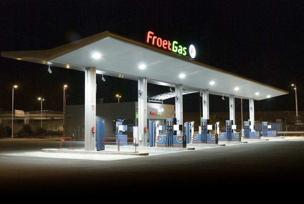 Benzinestation in Heerhugowaard met carwash en winkel voor automobilisten