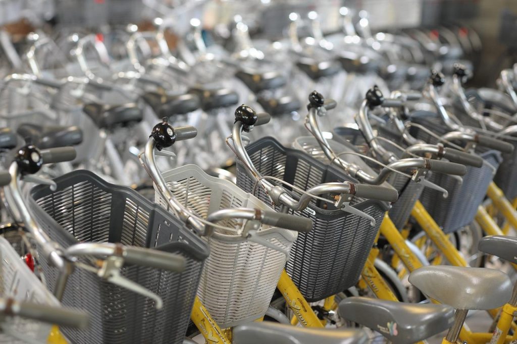 Fiets kopen in Heerenveen: dorp met prachtige fietspaden en groen landschap